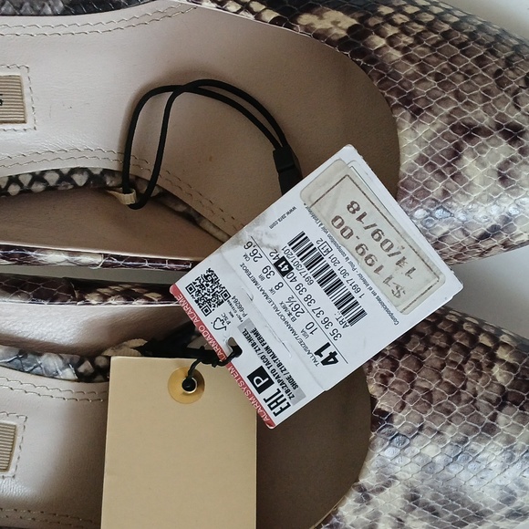 Zara Basic Leather Shoes - Picture 2 of 6